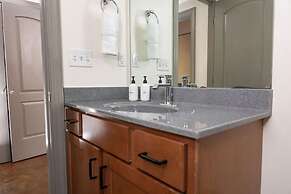 Historic 1 BR apt With Exposed Brick Loft Downtown