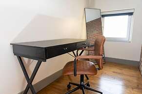 Historic 1 BR apt With Exposed Brick Loft Downtown