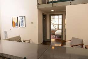 Historic 1 BR apt With Exposed Brick Loft Downtown