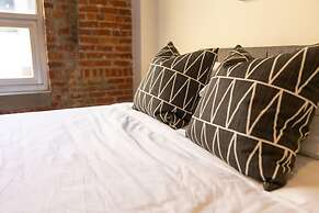 Historic 1 BR apt With Exposed Brick Loft Downtown