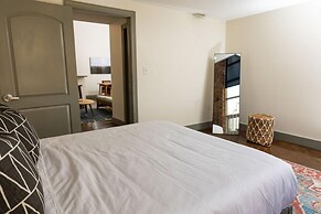 Historic 1 BR apt With Exposed Brick Loft Downtown