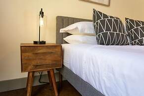 Historic 1 BR apt With Exposed Brick Loft Downtown