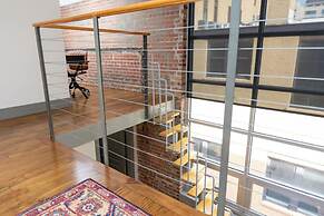 Historic 1 BR apt With Exposed Brick Loft Downtown