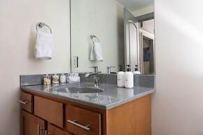 Stunning 2 BR Loft Smack in the Heart of Downtown
