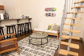 Stunning 2 BR Loft Smack in the Heart of Downtown