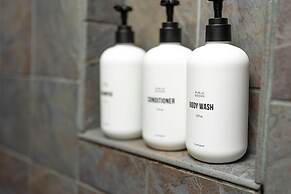 Extra Classy 1 BR Loft With Exposed Brick Downtown