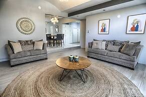 Pool and Jacuzzi Vacation Home