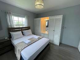 Pool and Jacuzzi Vacation Home