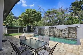 Pool and Jacuzzi Vacation Home