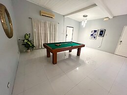 Pool and Jacuzzi Vacation Home