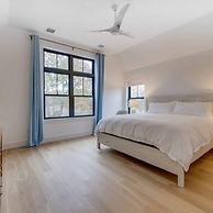 Sandpoint by Rove Travel Modern 5BR w Pool