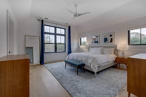 Sandpoint by Rove Travel Modern 5BR w Pool