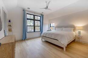 Sandpoint by Rove Travel Modern 5BR w Pool