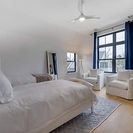 Sandpoint by Rove Travel Modern 5BR w Pool