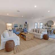 Sandpoint by Rove Travel Modern 5BR w Pool