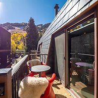 Durant Den by Rovetravel 2BR Apt w Private Patio