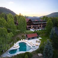 Ute Terrace by Rove Travel Lux Retreat w Pool