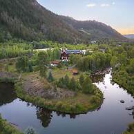 Ute Terrace by Rove Travel Lux Retreat w Pool