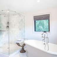 Ute Terrace by Rove Travel Lux Retreat w Pool