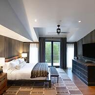 Ute Terrace by Rove Travel Lux Retreat w Pool