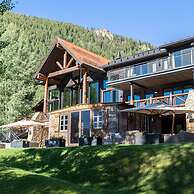 Ute Terrace by Rove Travel Lux Retreat w Pool