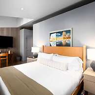 Ute Terrace by Rove Travel Lux Retreat w Pool