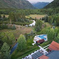 Ute Terrace by Rove Travel Lux Retreat w Pool