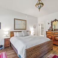 Ajax Manor by Rove Travel 5BR Historic Home