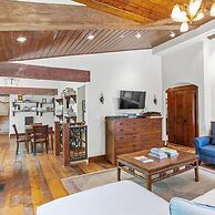 Ajax Manor by Rove Travel 5BR Historic Home