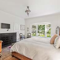 Ajax Manor by Rove Travel 5BR Historic Home