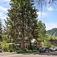 Ajax Manor by Rove Travel 5BR Historic Home