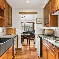 Ajax Manor by Rove Travel 5BR Historic Home