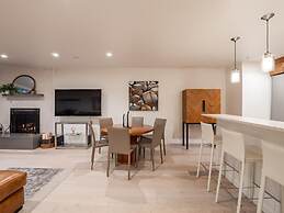 Cooper s Corner by Rove 2BR w Sauna Hot Tub