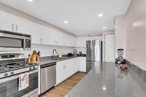 Furnished Apartment in Crystal City Near Pentagon