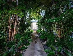 Studio 6min Walking to Miami Beach Pool Kitchen