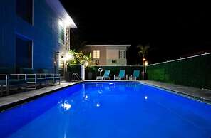 Studio 6min Walking to Miami Beach Pool Kitchen