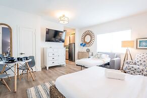 Studio 6min Walking to Miami Beach Pool Kitchen