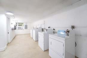 Studio 6min Walking to Miami Beach Pool Kitchen