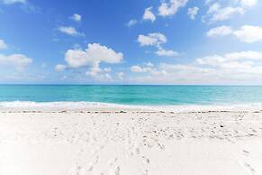 Studio 6min Walking to Miami Beach Pool Kitchen