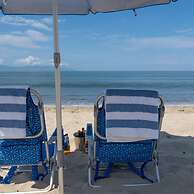 Ocean Front Condo With Pool Sleeps 6 Adults