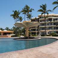 Ocean Front Condo With Pool Sleeps 6 Adults