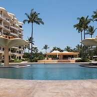 Ocean Front Condo With Pool Sleeps 6 Adults