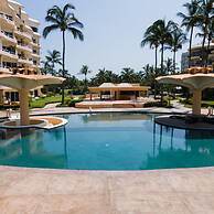 Ocean Front Condo With Pool Sleeps 6 Adults
