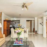 Ocean Front Condo With Pool Sleeps 6 Adults
