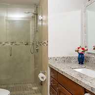 Ocean Front Condo With Pool Sleeps 6 Adults