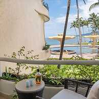 Ocean Front Condo With Pool Sleeps 6 Adults