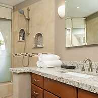Ocean Front Condo With Pool Sleeps 6 Adults