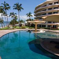 Ocean Front Condo With Pool Sleeps 6 Adults