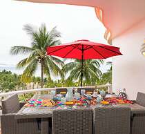 Ocean Front Penthouse Pool Sleeps 8 People