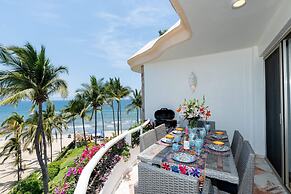 Ocean Front Penthouse Pool Sleeps 8 People